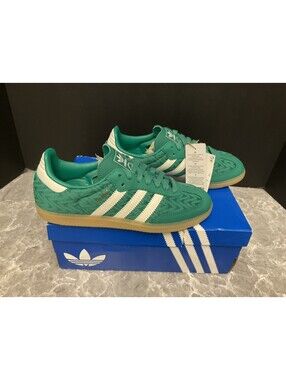 New! Womens Adidas Samba OG Bold Green/White Athletic Shoes. Size 6. Nice Shoes!